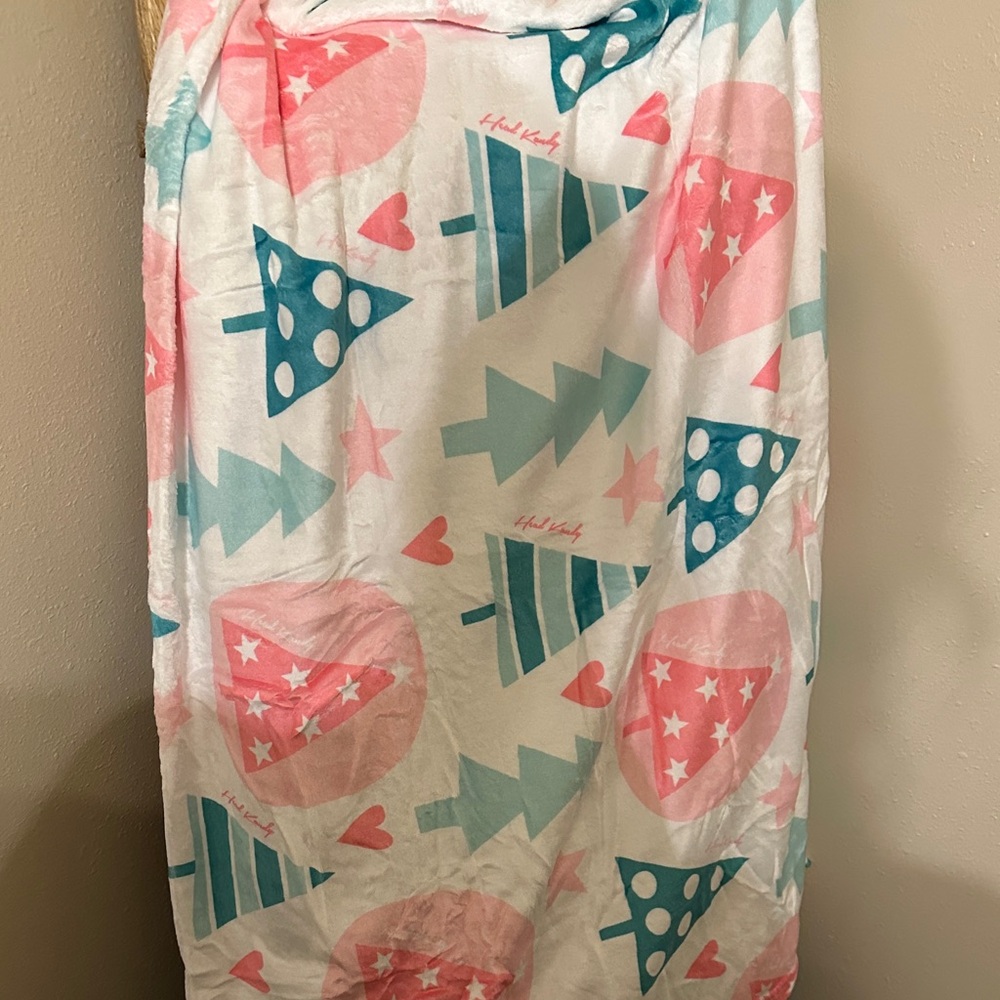 Holiday Plush Throw Blanket - Pink & Teal Tree Pattern